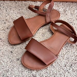 Bonita Brown Faux Leather Sandals size 8